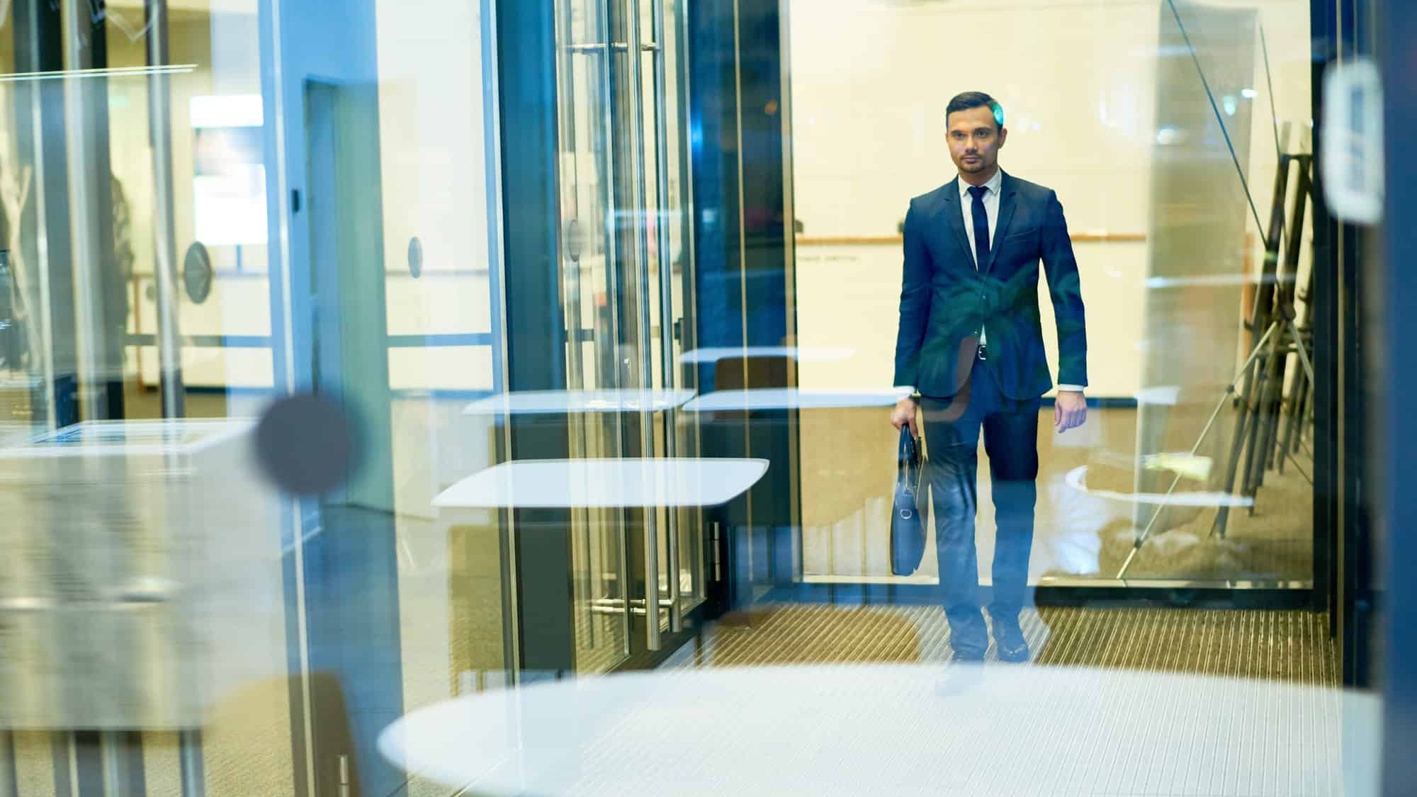 5 Bad Leadership Habits To Leave Behind