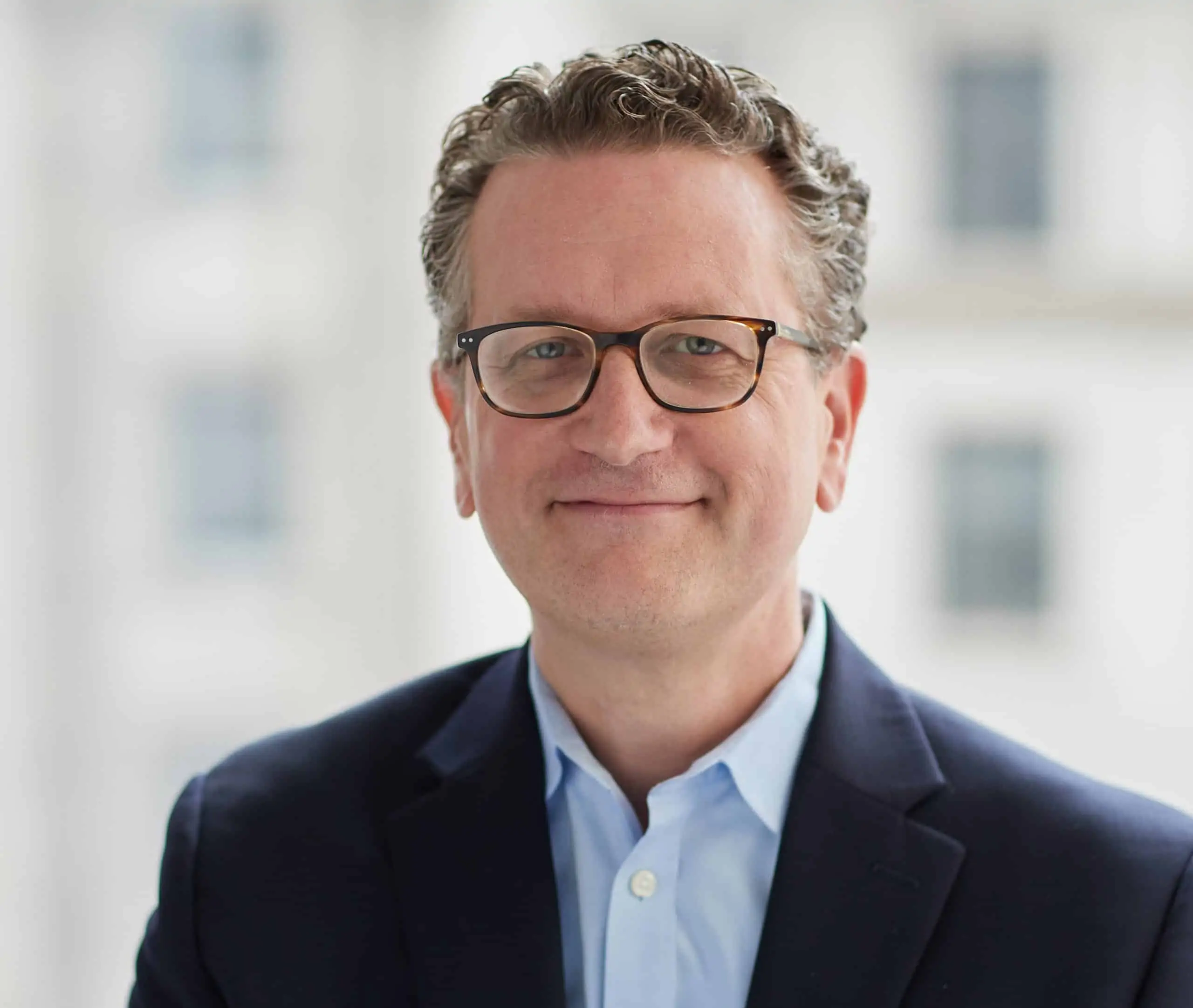 Matt Breitfelder Gestión global de Apollo